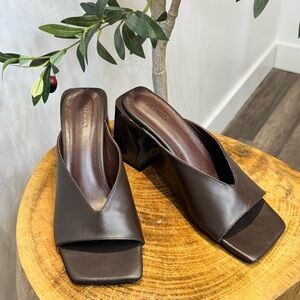 Alohas Tasha Brown Chunky Heel Slide size 6